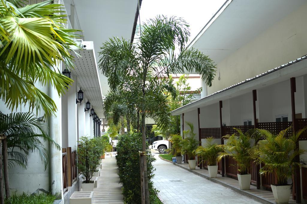 Irest Ao Nang Seafront Exterior foto