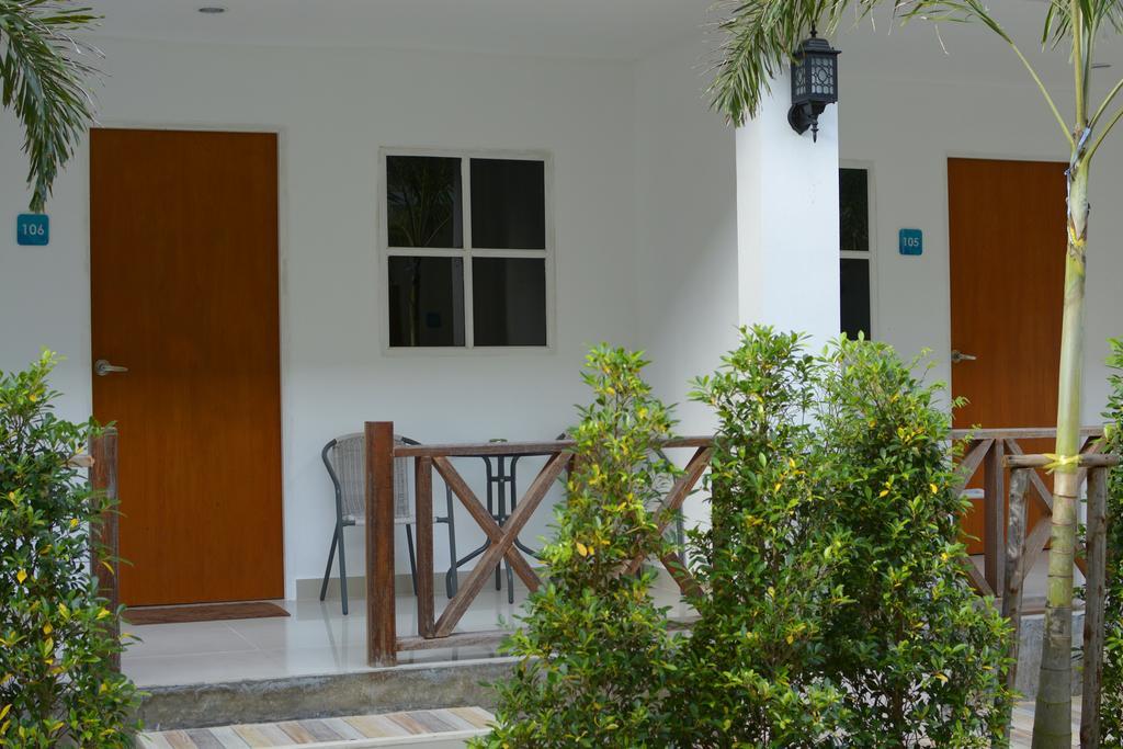 Irest Ao Nang Seafront Exterior foto
