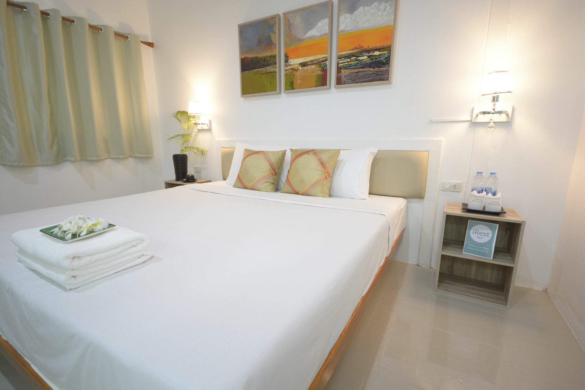 Irest Ao Nang Seafront Exterior foto