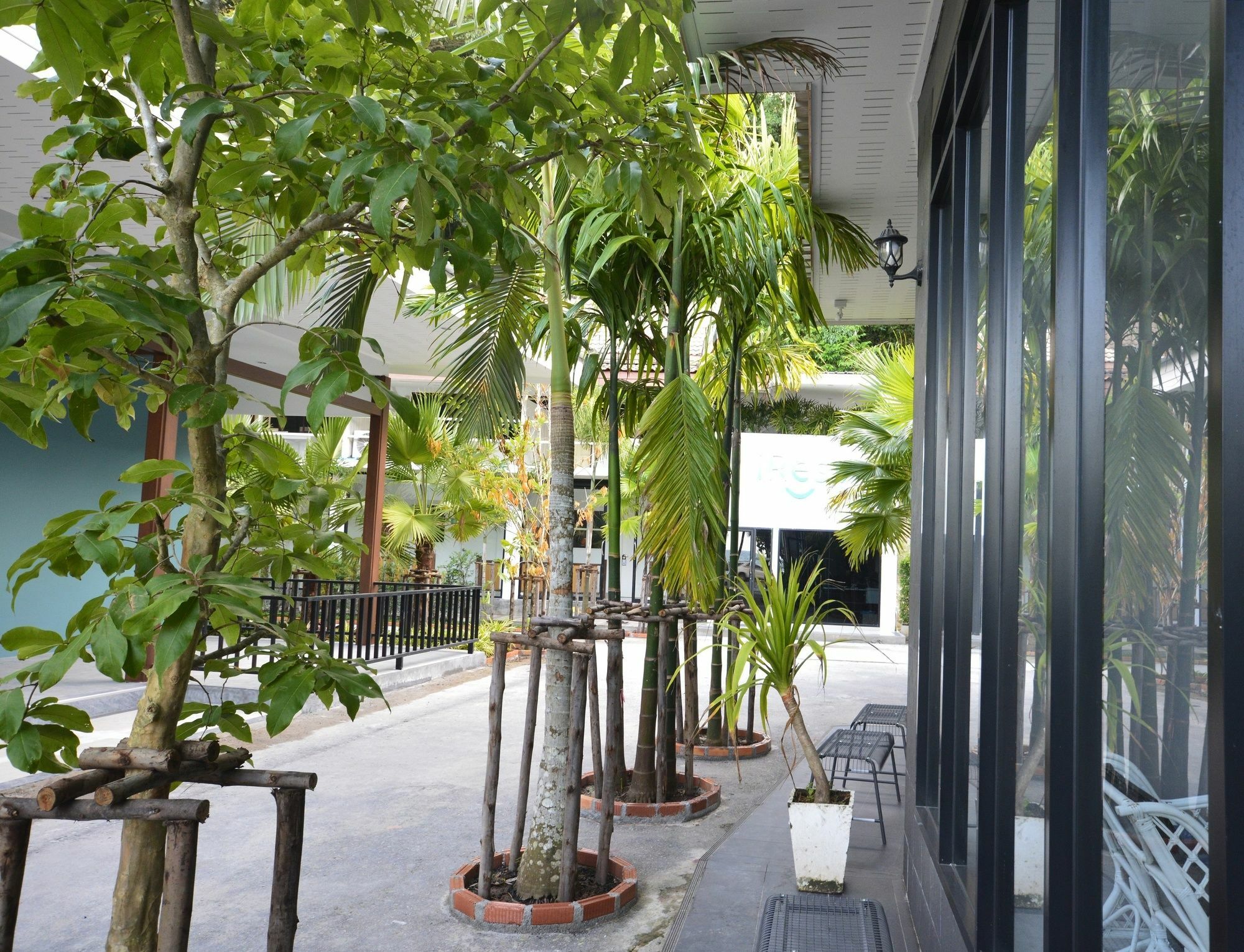 Irest Ao Nang Seafront Exterior foto
