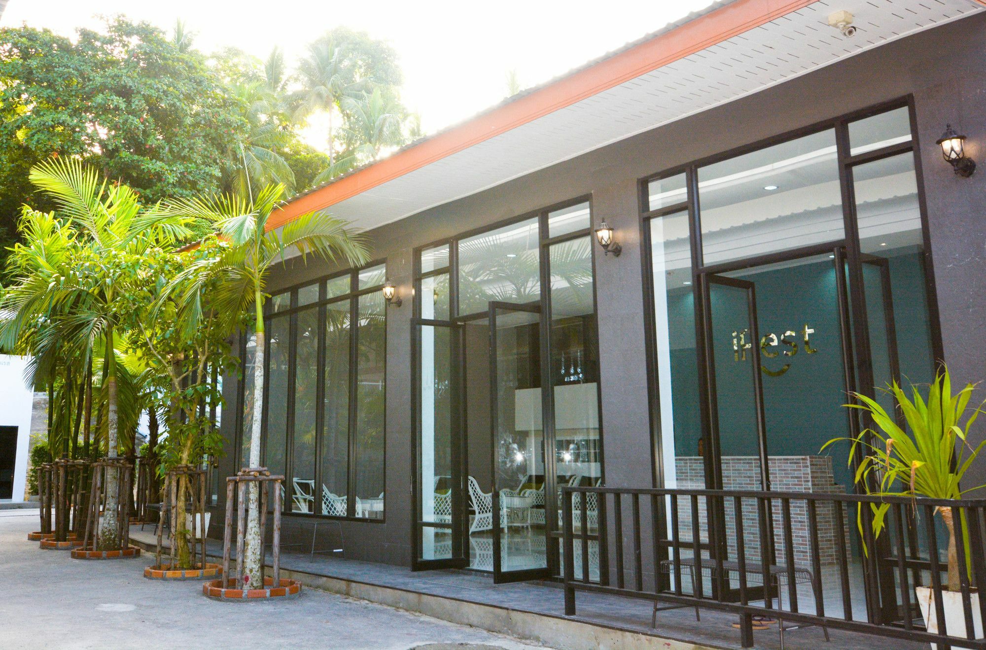 Irest Ao Nang Seafront Exterior foto