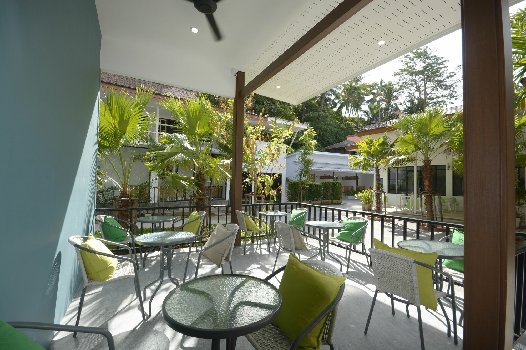 Irest Ao Nang Seafront Exterior foto
