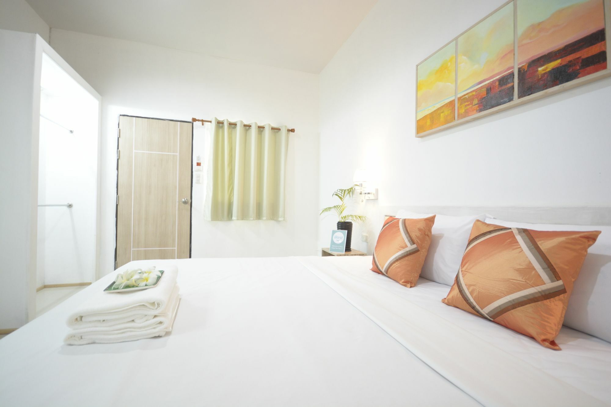 Irest Ao Nang Seafront Exterior foto