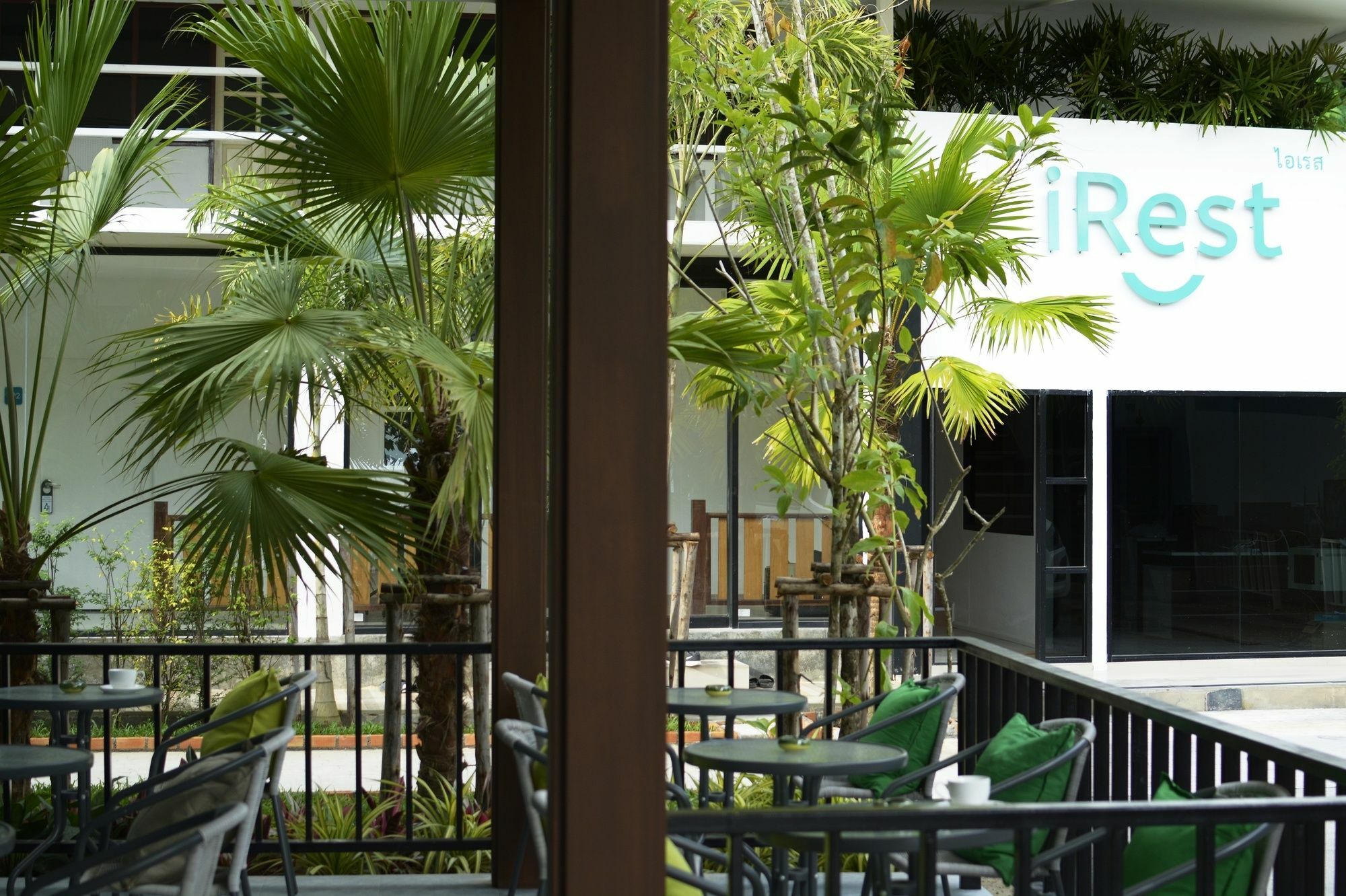 Irest Ao Nang Seafront Exterior foto
