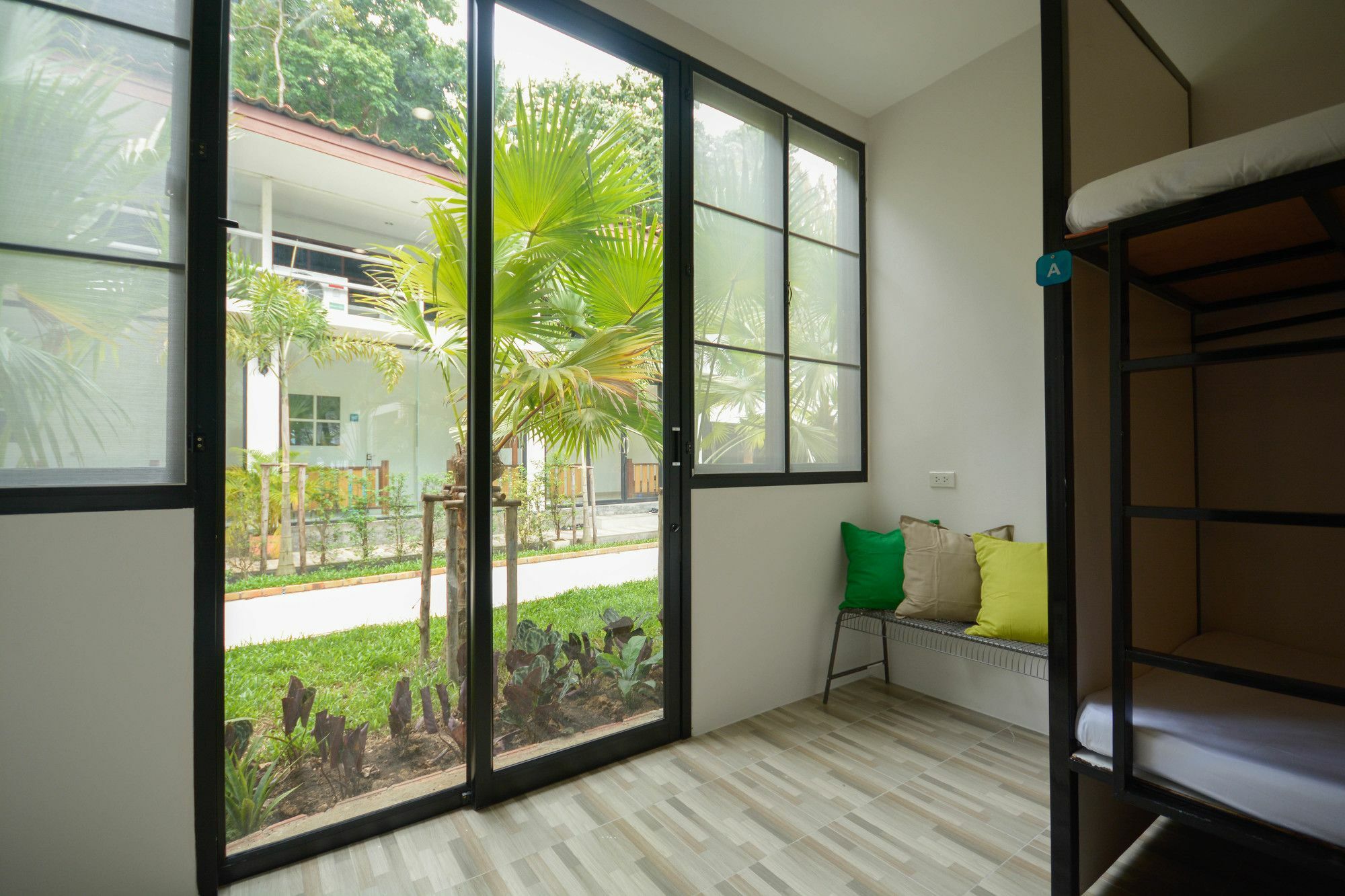 Irest Ao Nang Seafront Exterior foto
